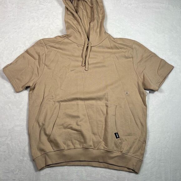 RSQ short sleeve tan drawstring hoodie pullover Men Small‎ NWT - Picture 1 of 6